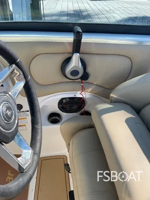 2019 NauticStar 243DC Sport Deck - Media 17