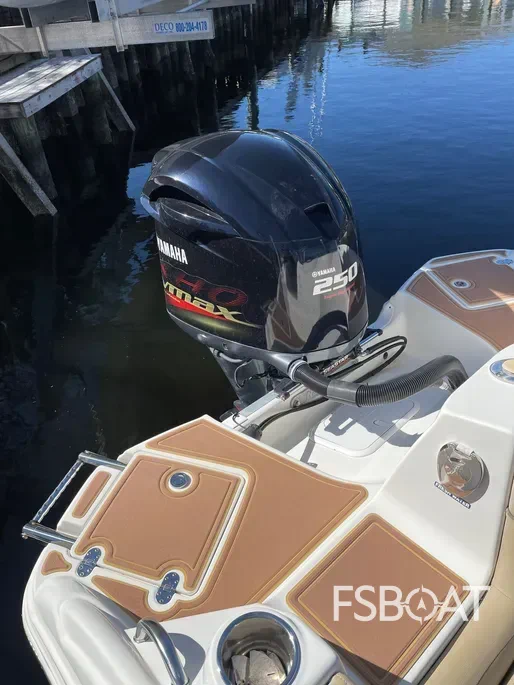 2019 NauticStar 243DC Sport Deck - Media 4