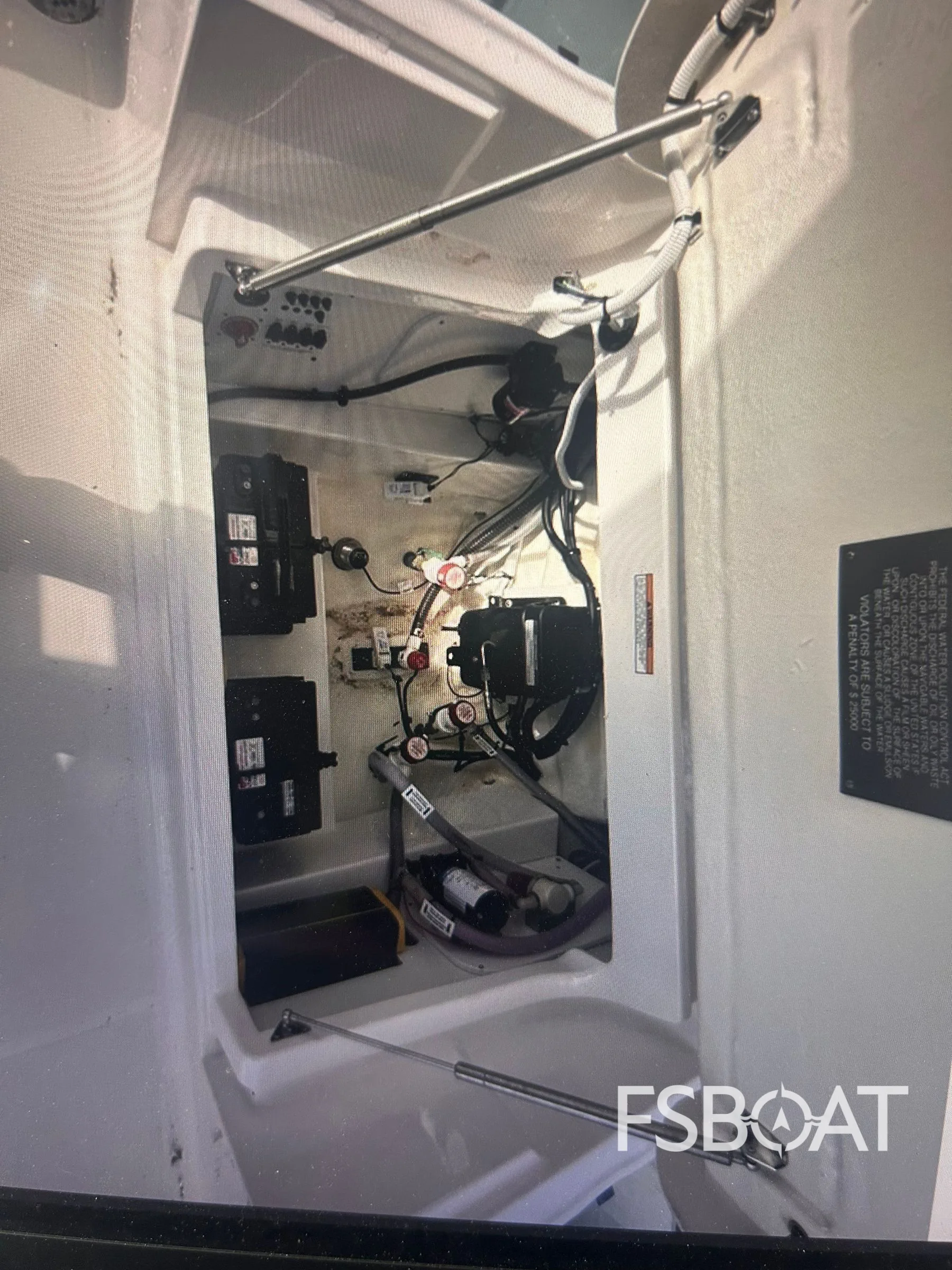 2023 Robalo 266 Cayman - Media 8