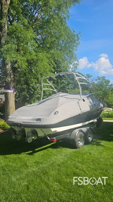 2010 Yamaha Boats AR210 - Media 23