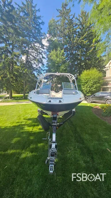 2010 Yamaha Boats AR210 - Media 5