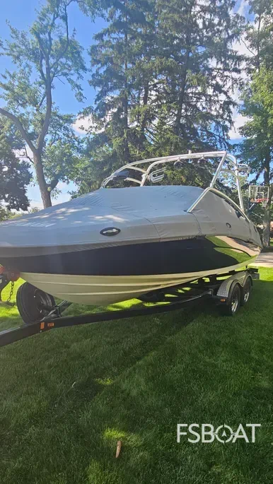 2010 Yamaha Boats AR210 - Media 21