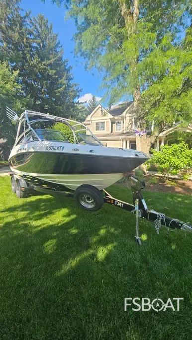 2010 Yamaha Boats AR210 - Media 2