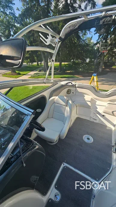 2010 Yamaha Boats AR210 - Media 13