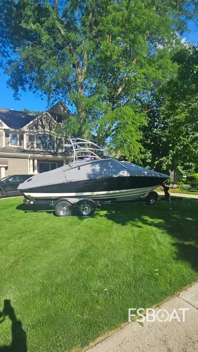2010 Yamaha Boats AR210 - Media 18