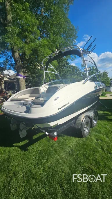 2010 Yamaha Boats AR210 - Media 6