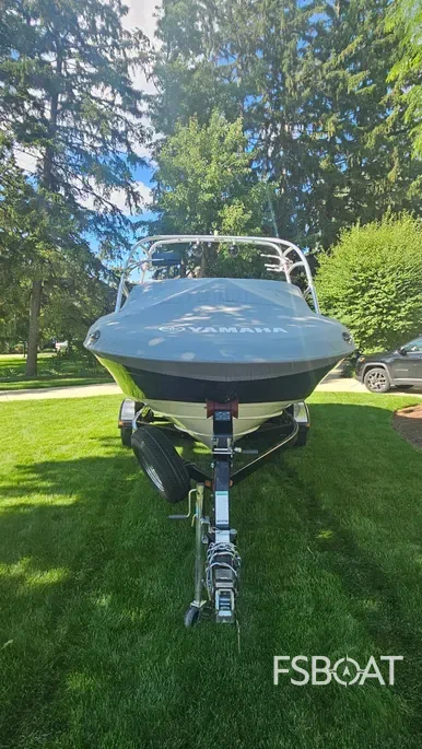 2010 Yamaha Boats AR210 - Media 20