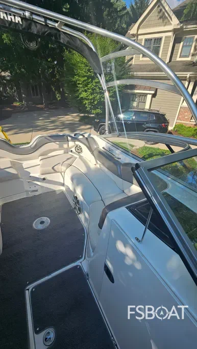 2010 Yamaha Boats AR210 - Media 12