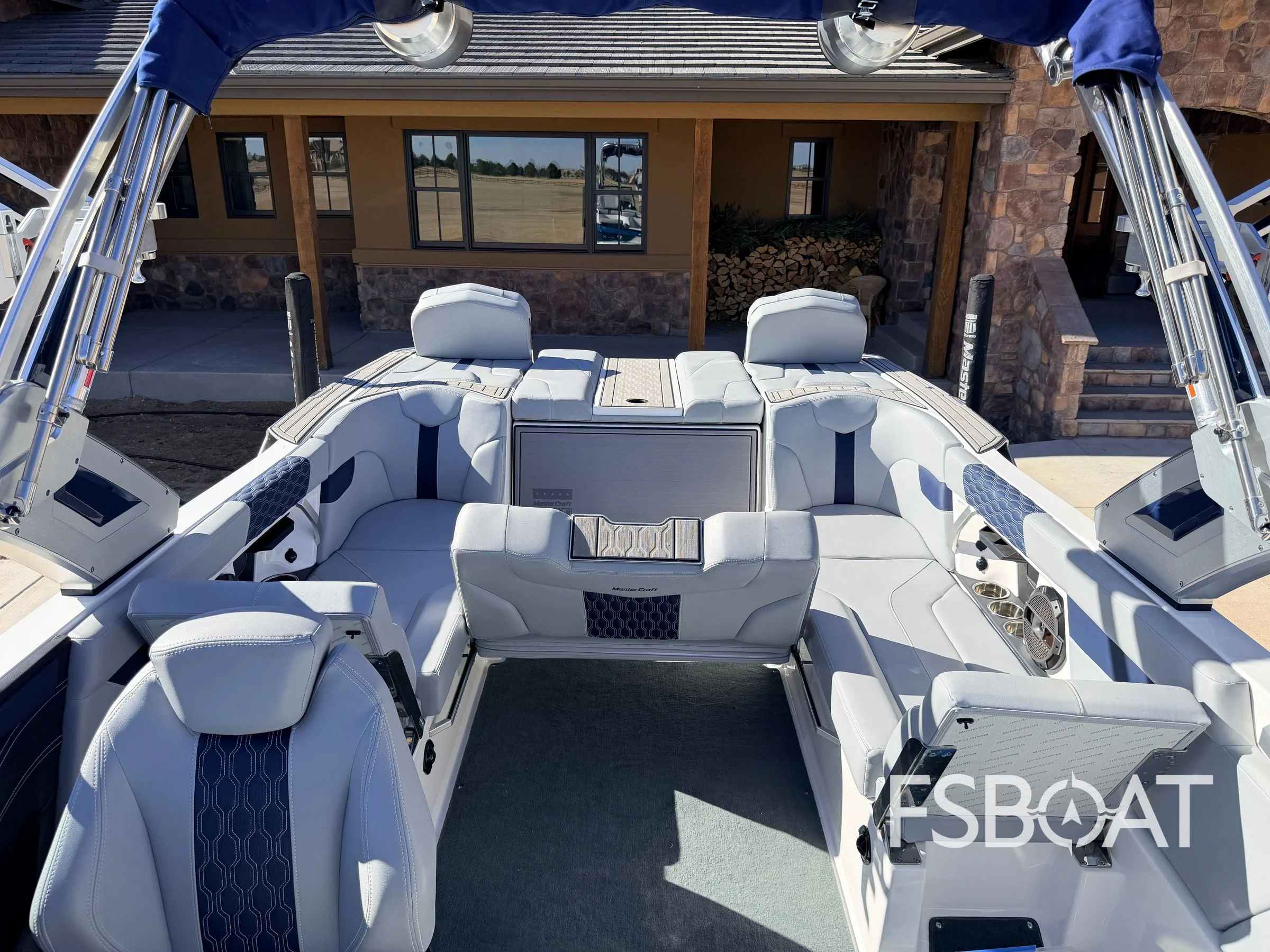 2022 MasterCraft XT24 - Media 9