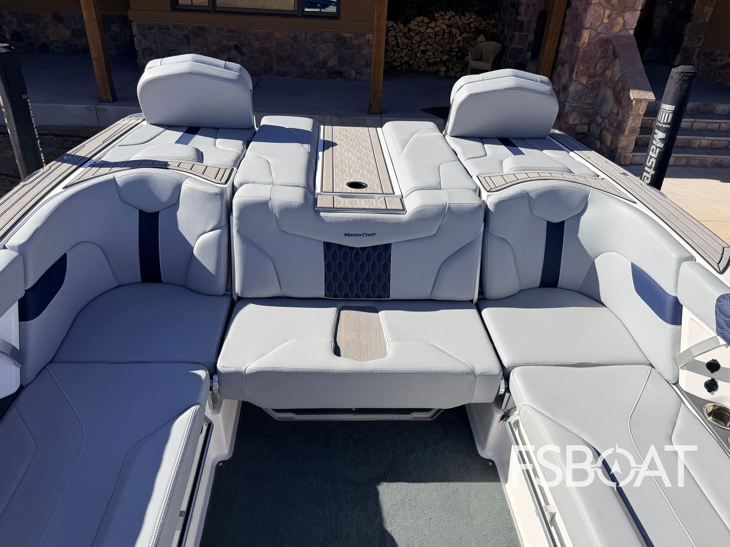 2022 MasterCraft XT24 - Media 16