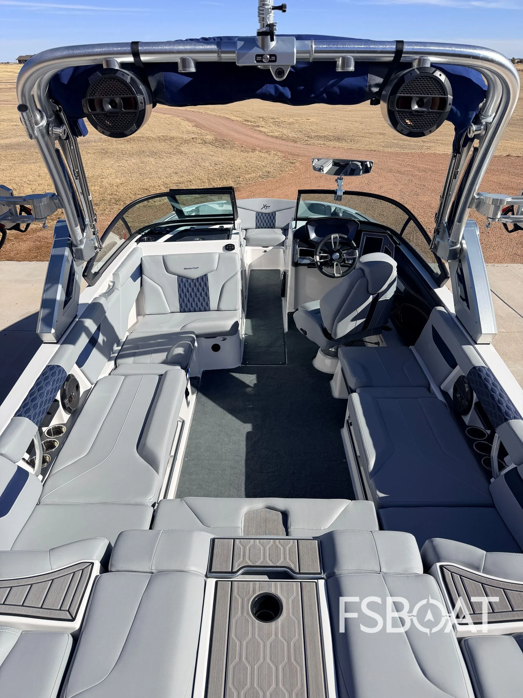 2022 MasterCraft XT24 - Media 10
