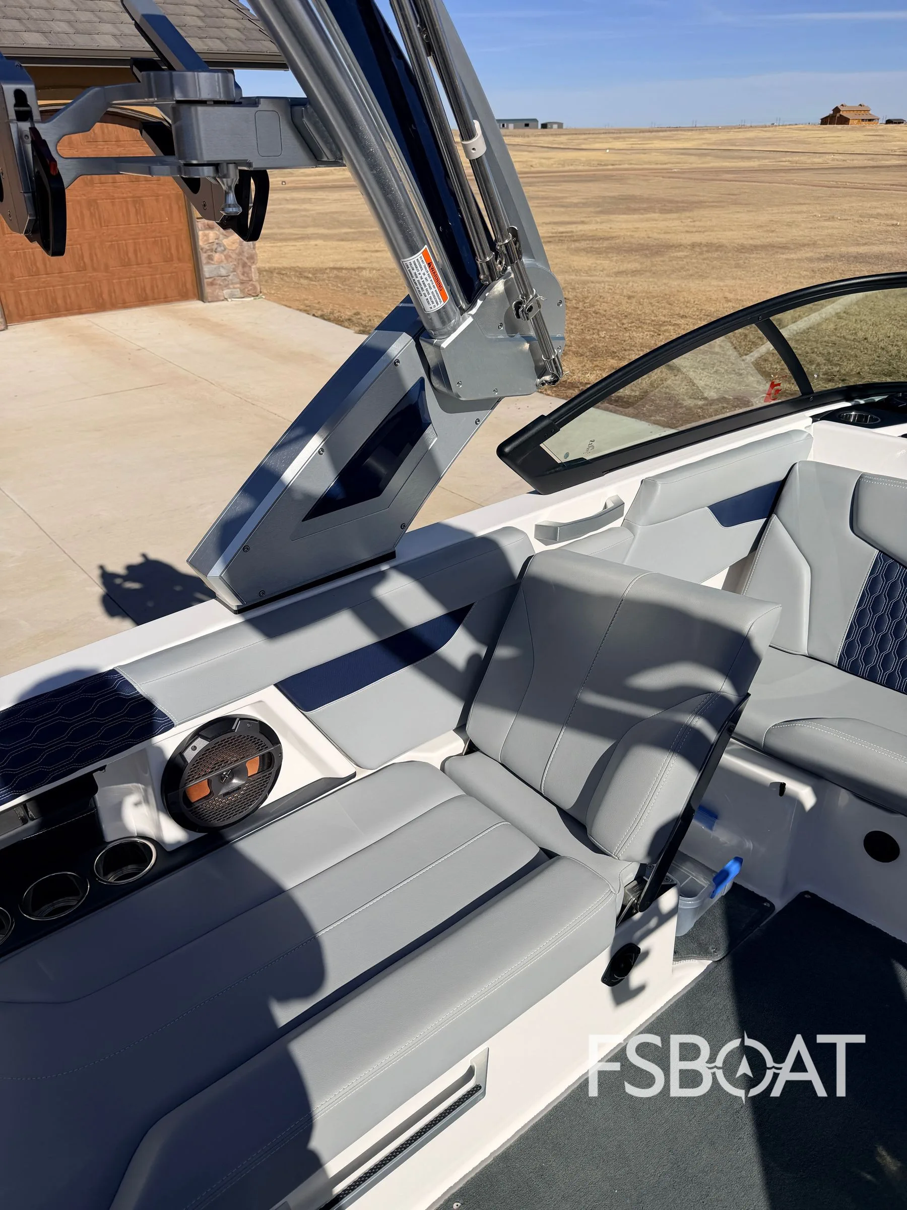 2022 MasterCraft XT24 - Media 18
