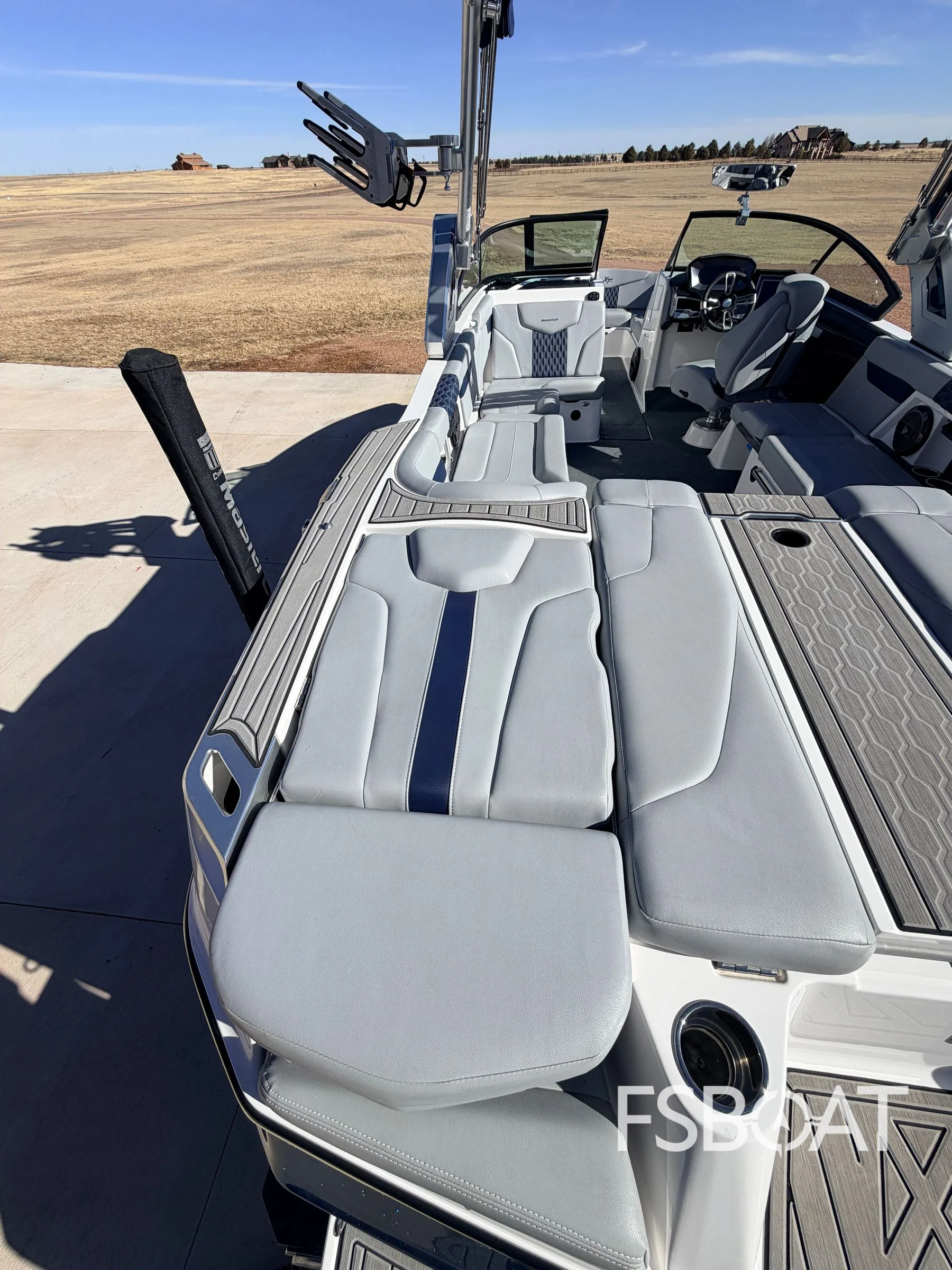 2022 MasterCraft XT24 - Media 12