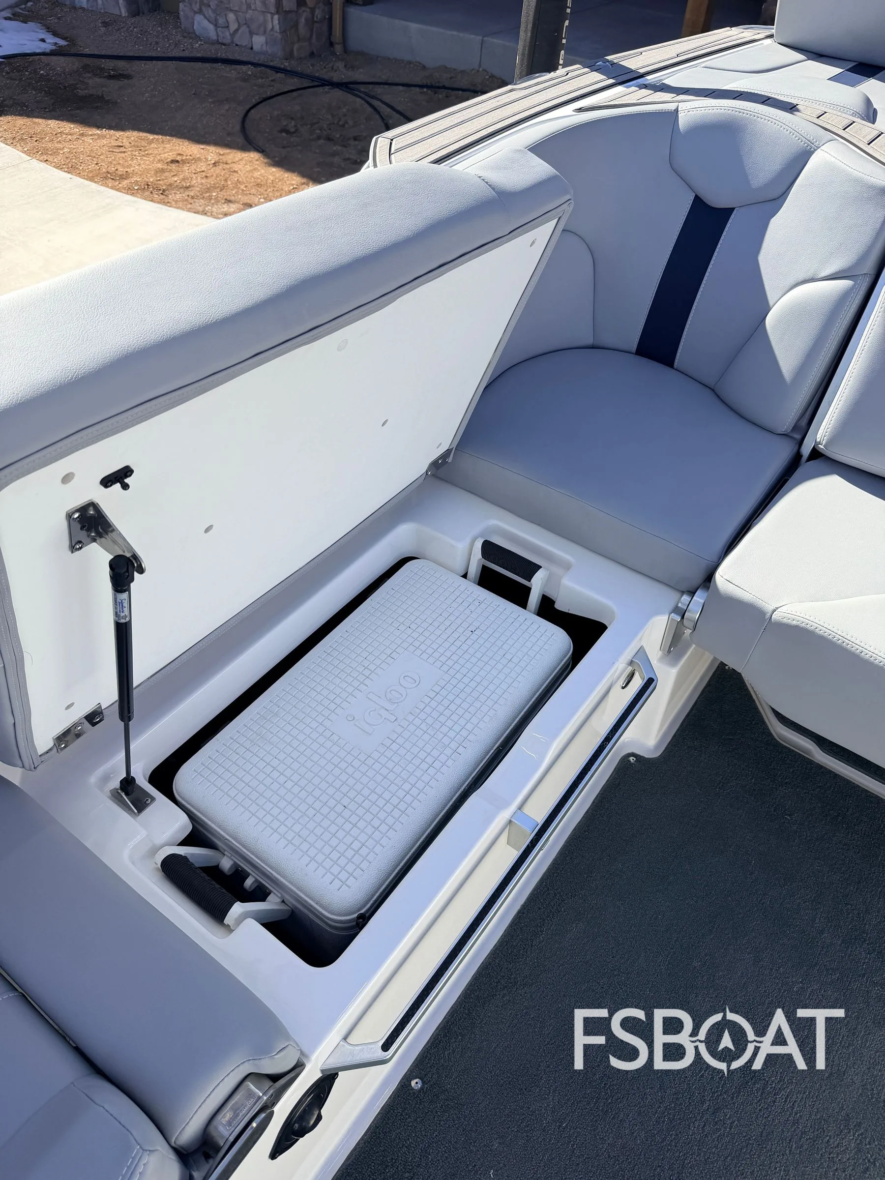 2022 MasterCraft XT24 - Media 15