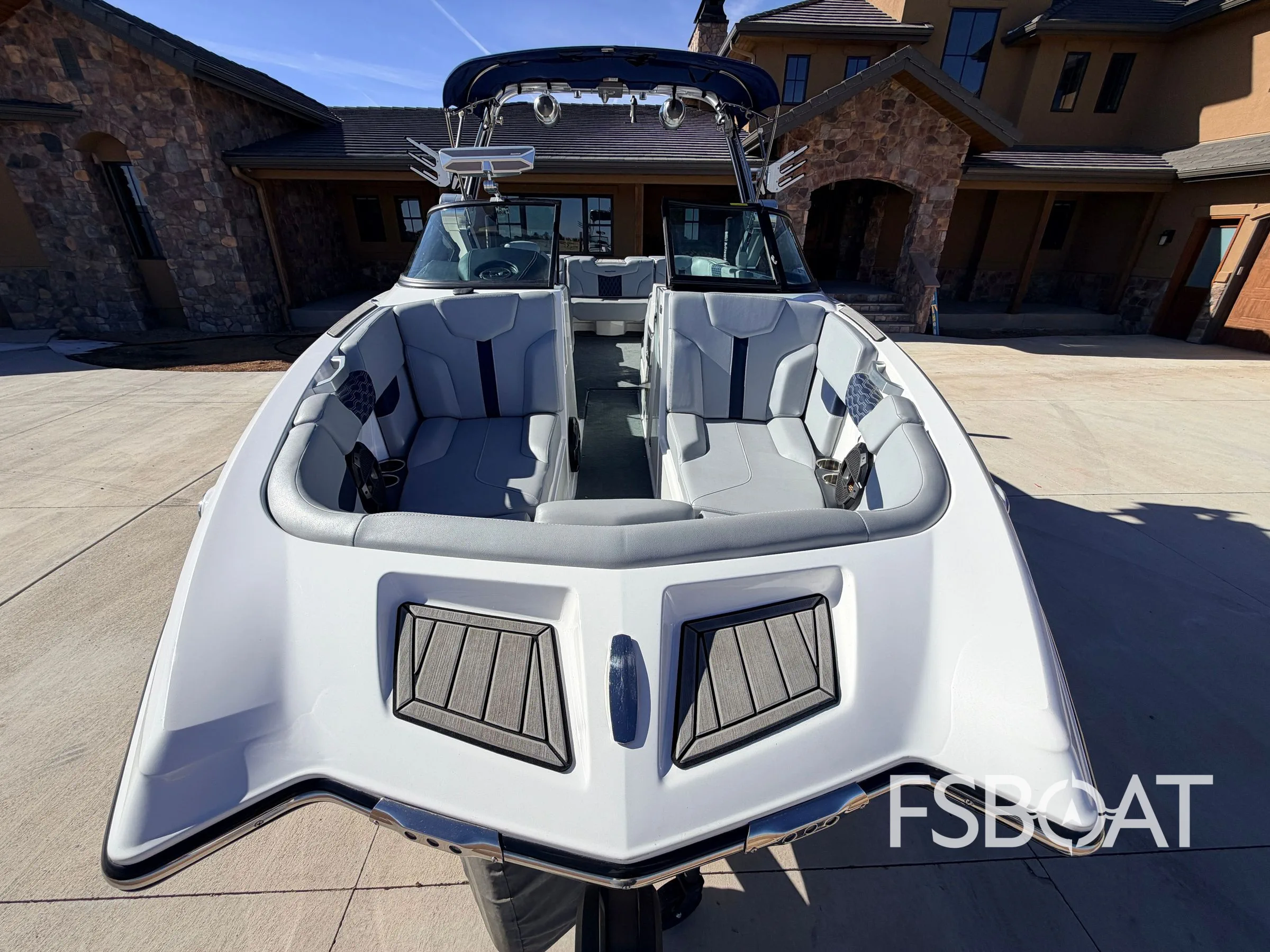2022 MasterCraft XT24 - Media 6