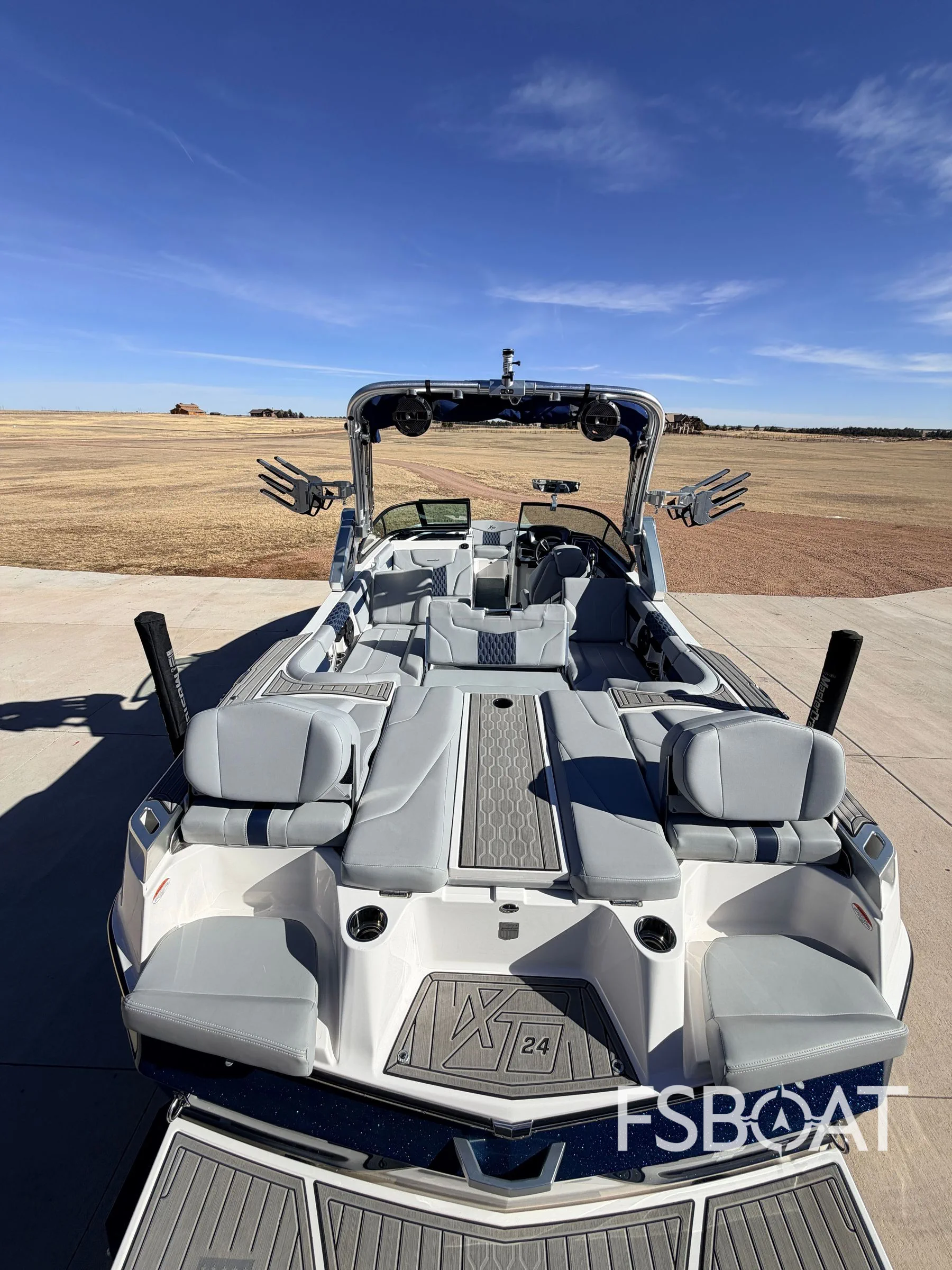 2022 MasterCraft XT24 - Media 20