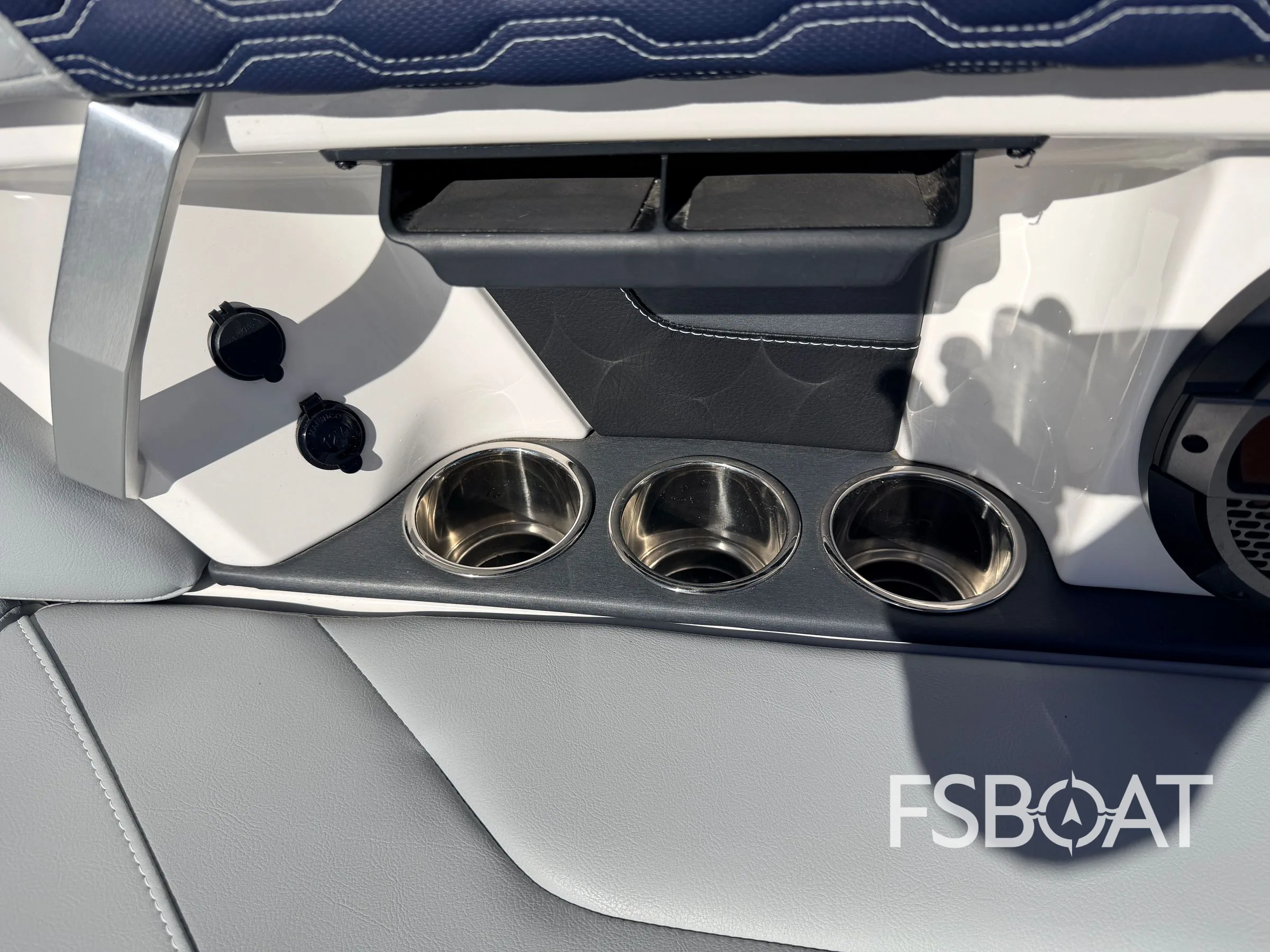 2022 MasterCraft XT24 - Media 23
