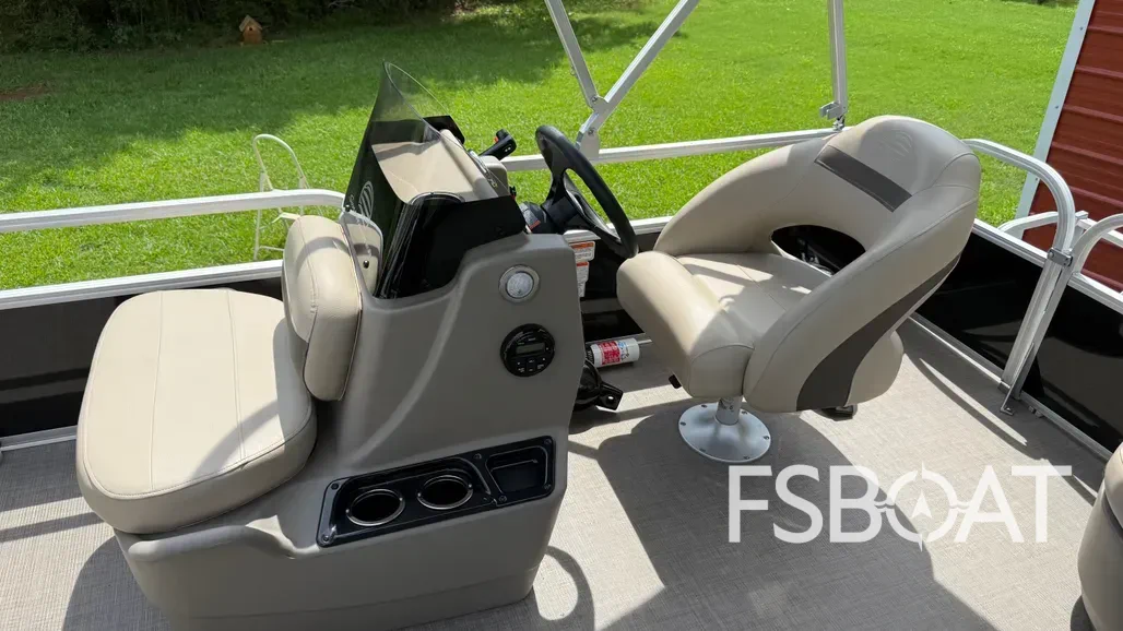 2021 Sun Tracker Bass Buggy 16 XL Select - Media 5
