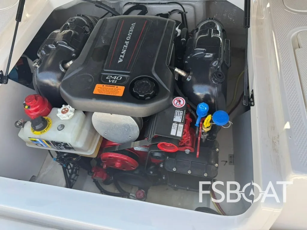 2020 Chaparral 21SSI - Media 9