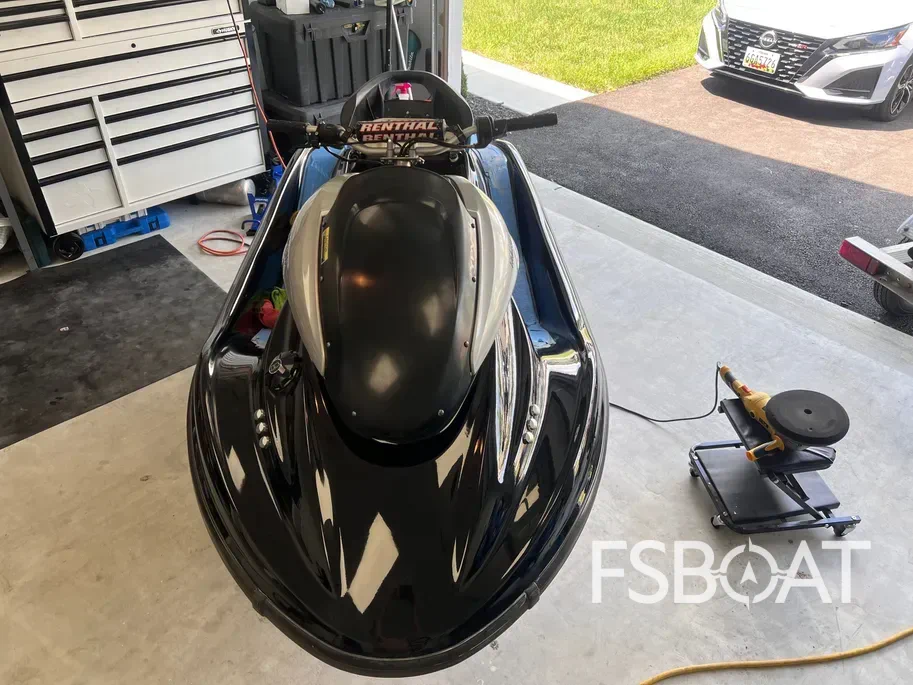2001 Yamaha WaveRunner GP1200R - Media 4