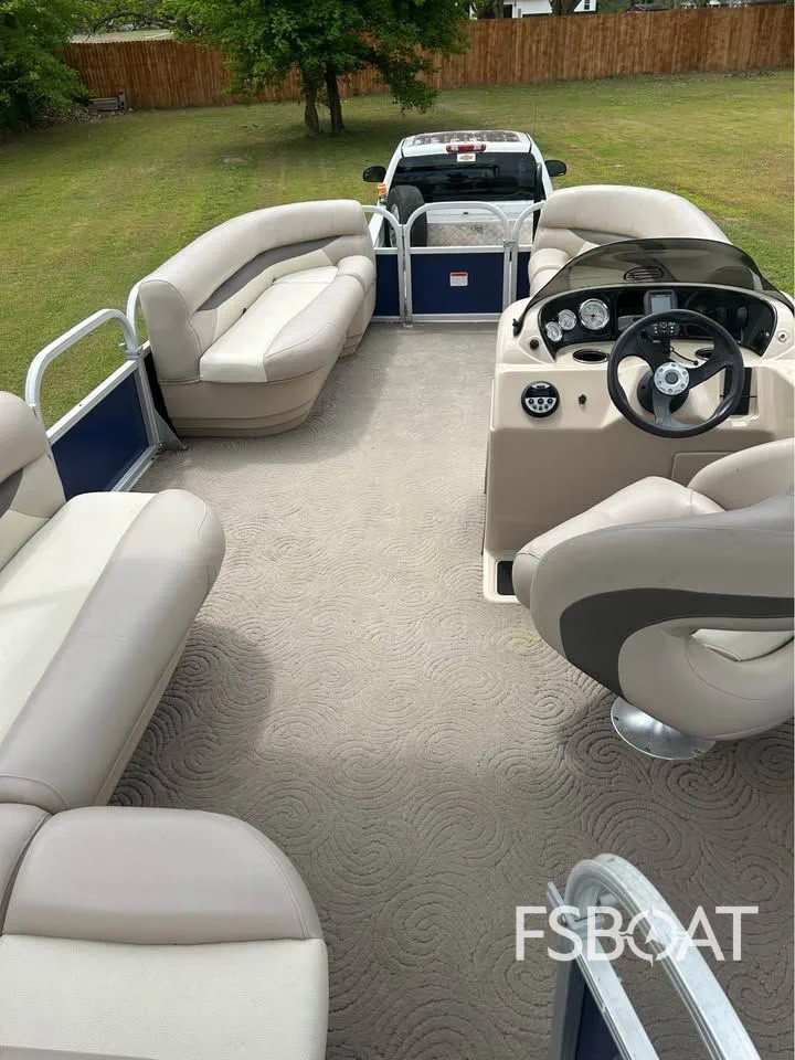 2015 Sun Tracker Party Barge 20 DLX - Media 6