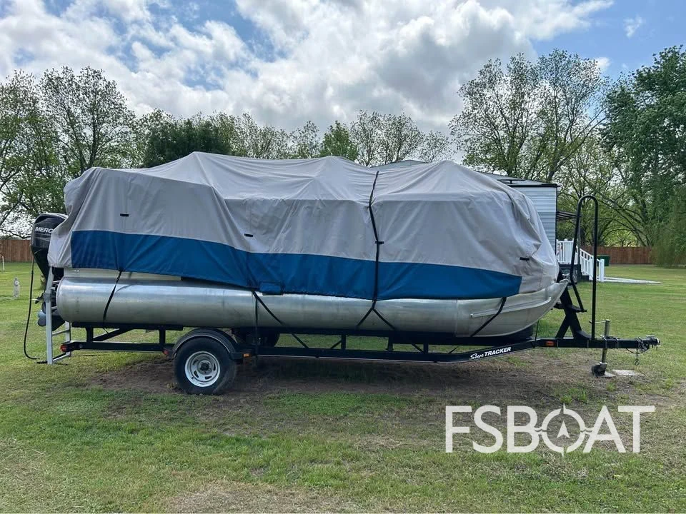 2015 Sun Tracker Party Barge 20 DLX - Media 10