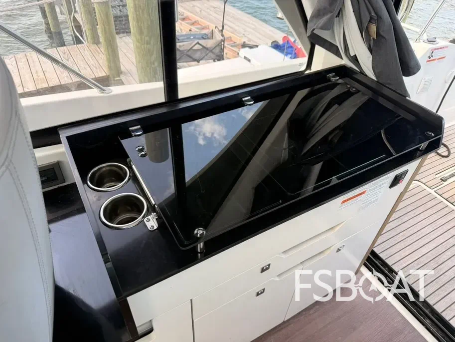 2020 Beneteau Antares 9 OB - Media 13