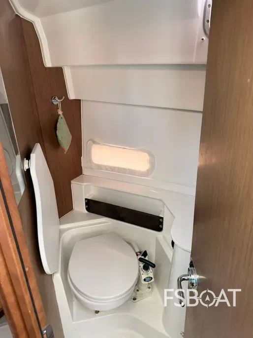 2020 Beneteau Antares 9 OB - Media 19