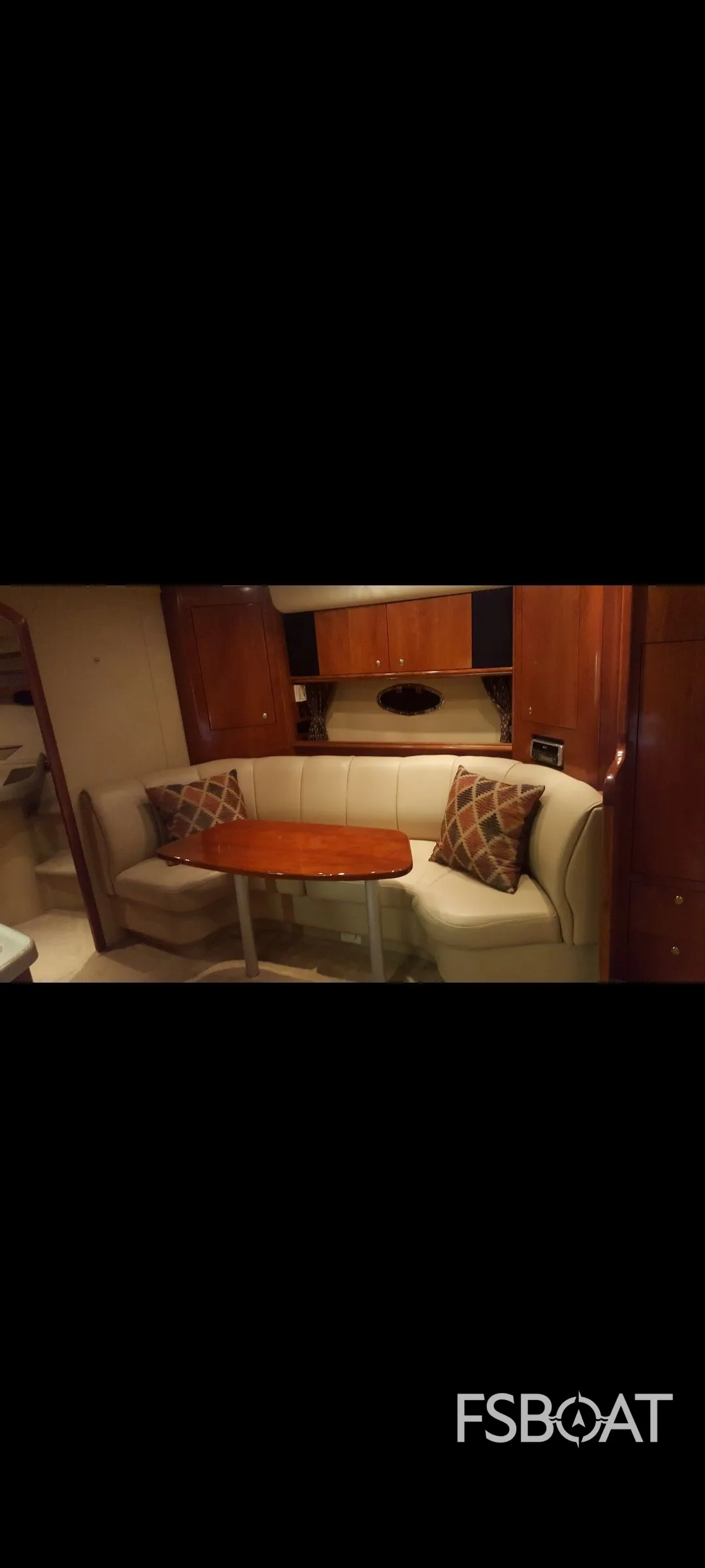 2004 Cruisers Yachts 370 Express - Media 6