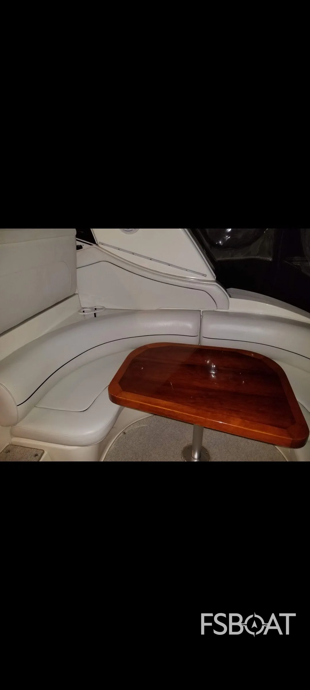 2004 Cruisers Yachts 370 Express - Media 4