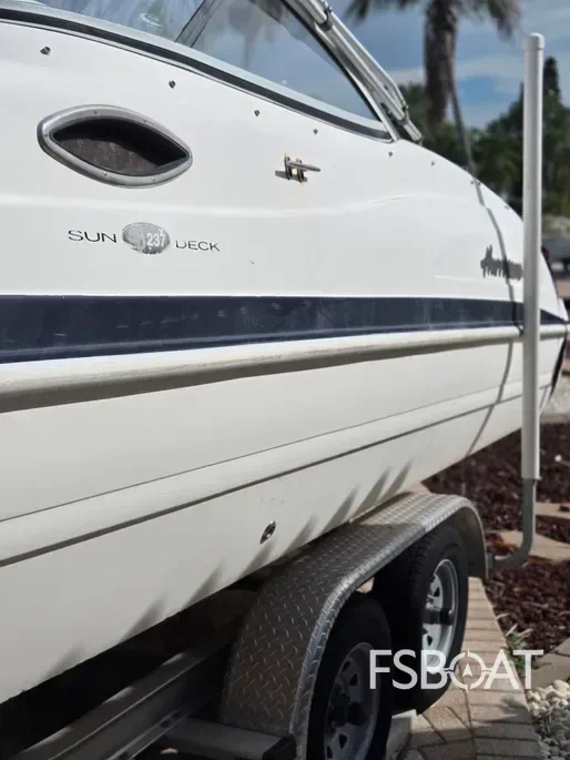 2004 Hurricane Sun Deck 237 - Media 17