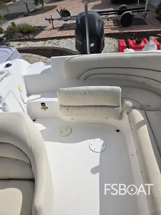 2004 Hurricane Sun Deck 237 - Media 11