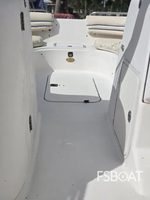 2004 Hurricane Sun Deck 237 - Media 14
