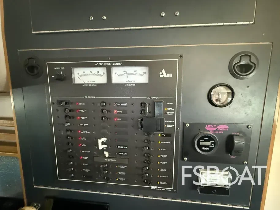 2001 Albin Command Bridge - Media 13