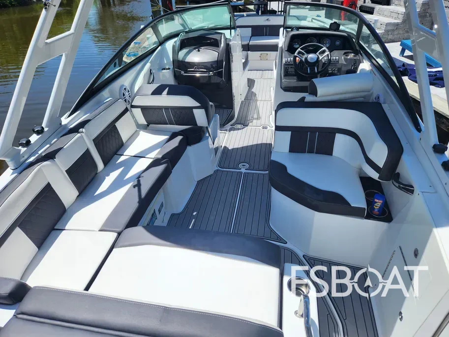 2021 Monterey M6 - Media 4