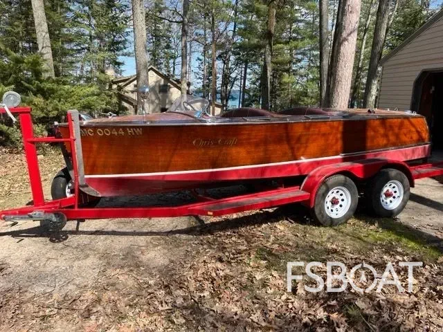 1938 Chris-Craft Custom Deluxe Runabout - Media 2