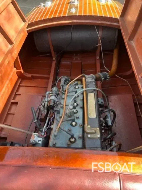 1938 Chris-Craft Custom Deluxe Runabout - Media 10