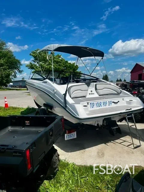 2023 Yamaha Boats SX190 - Media 3
