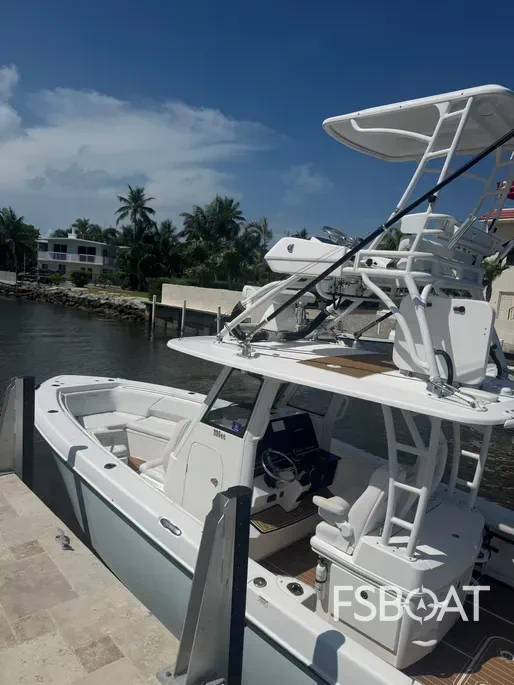 2018 Everglades 335 CC - Media 5
