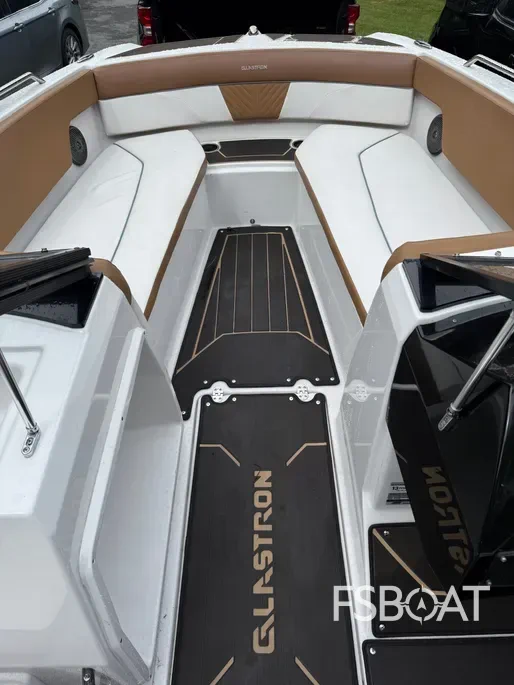 2019 Glastron GTDW 225 - Media 9