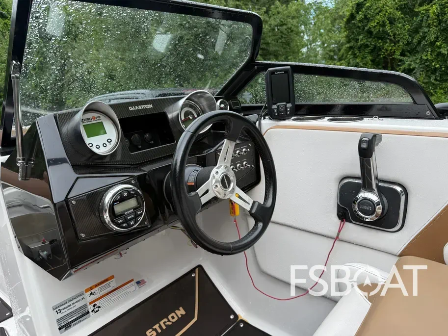 2019 Glastron GTDW 225 - Media 3