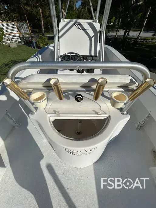 2007 Twin Vee 26 Center Console - Media 6