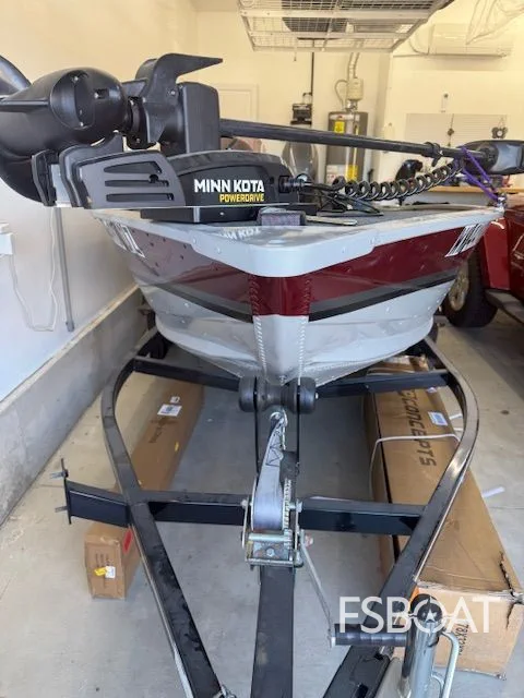 2023 Smoker Craft Resorter 151 - Media 4