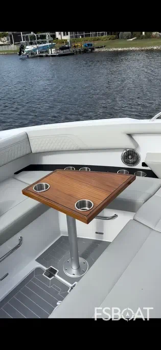 2025 Cruisers Yachts 34 GLS - Media 7
