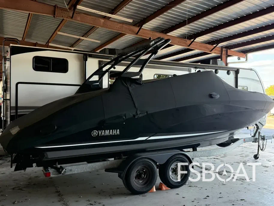 2019 Yamaha Boats 242 Limited S - Media 5