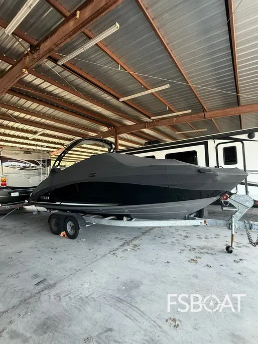 2019 Yamaha Boats 242 Limited S - Media 11