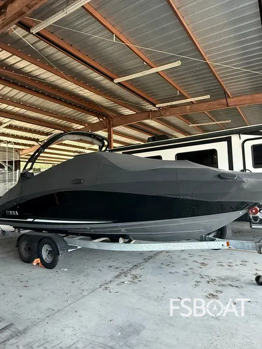 2019 Yamaha Boats 242 Limited S - Media 12