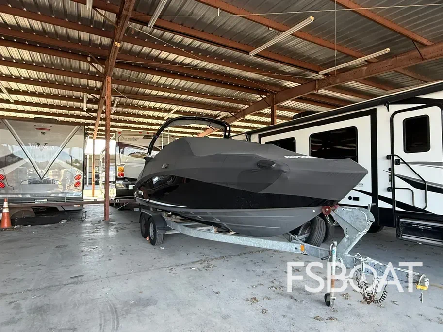 2019 Yamaha Boats 242 Limited S - Media 9