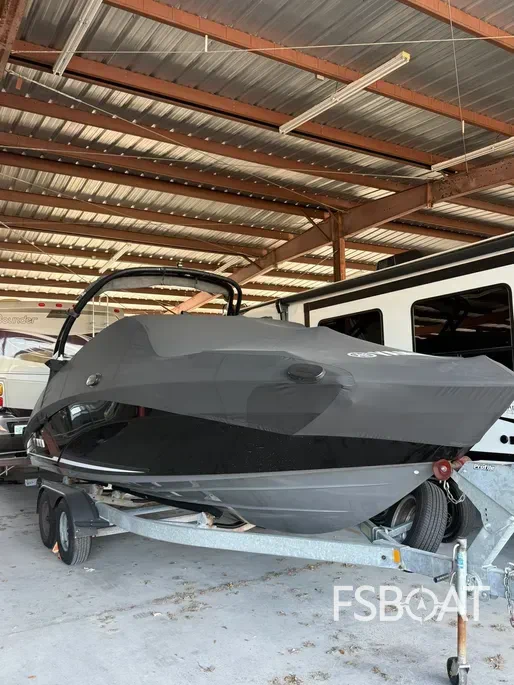 2019 Yamaha Boats 242 Limited S - Media 10