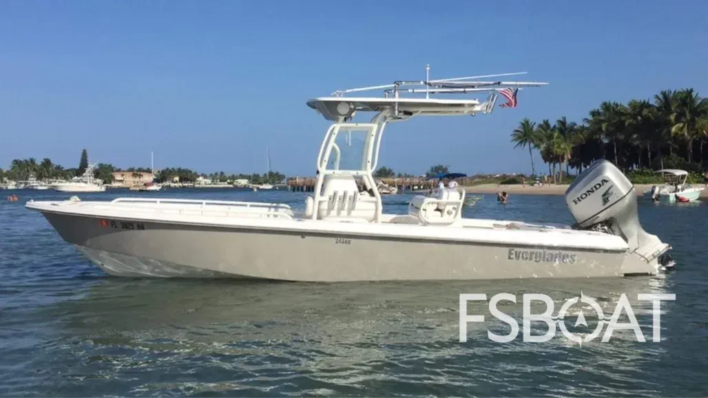2007 Everglades 243 Center Console - Media 8